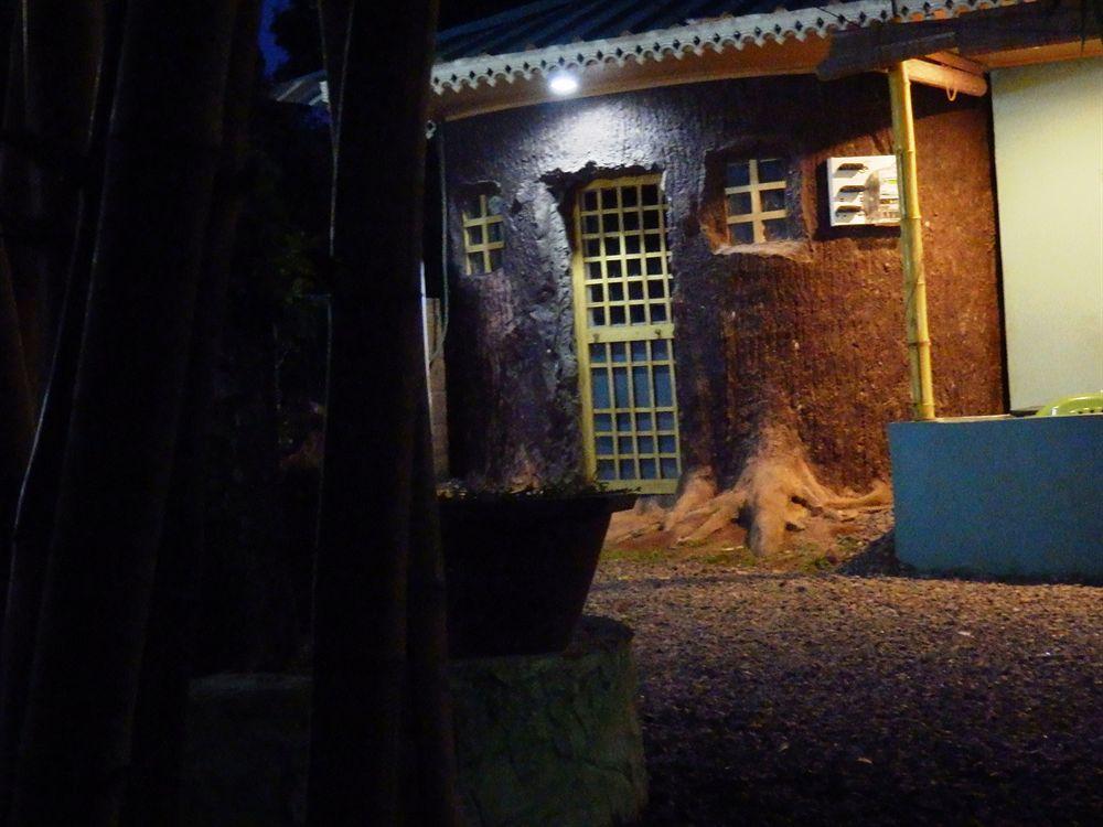 Green Garden Cottage Thekkady Exterior photo