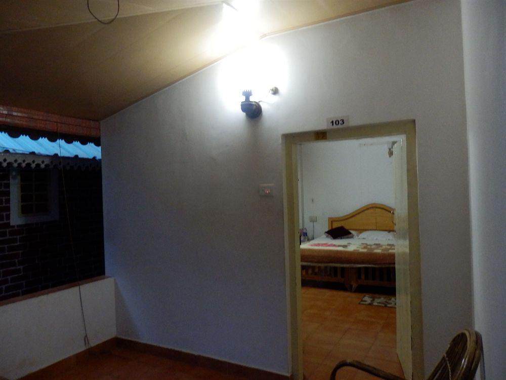 Green Garden Cottage Thekkady Exterior photo