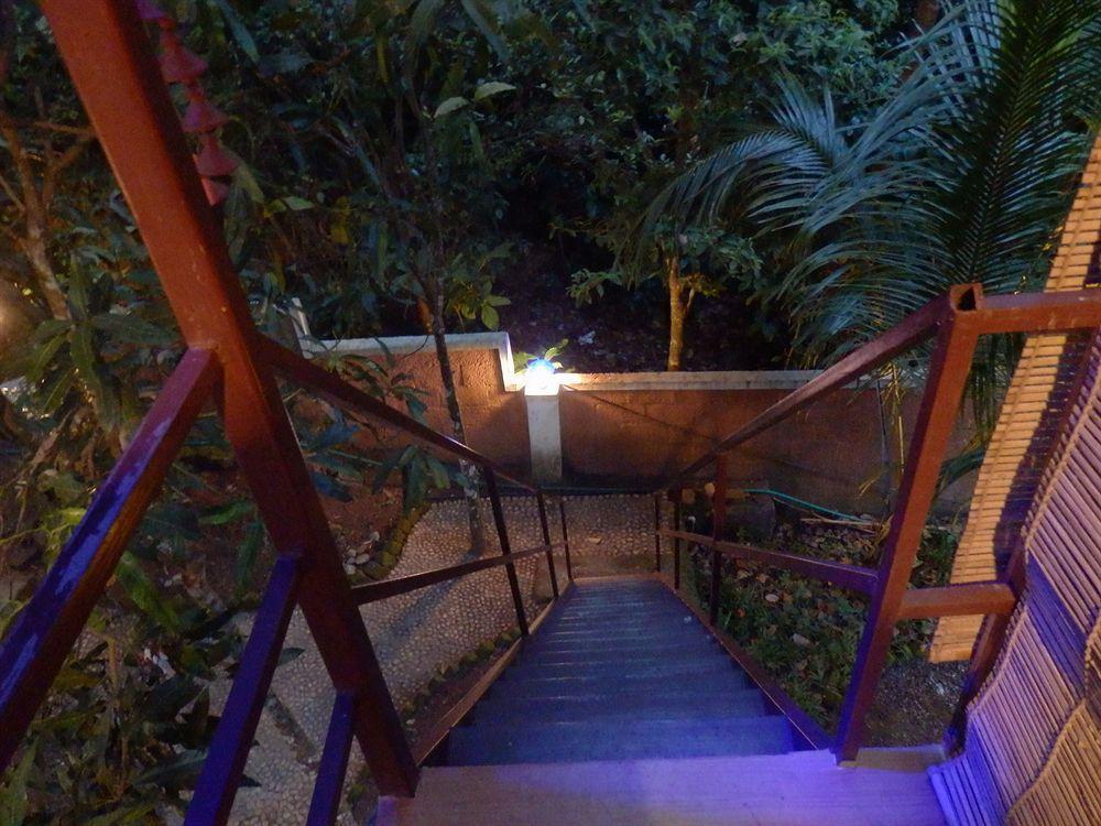Green Garden Cottage Thekkady Exterior photo