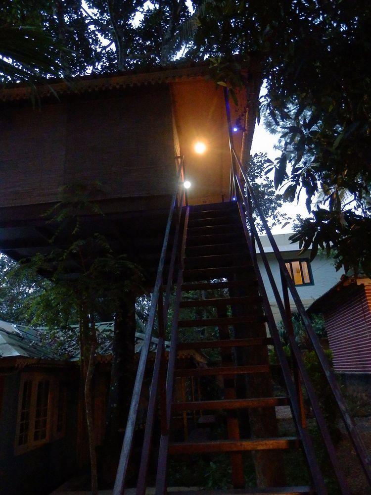 Green Garden Cottage Thekkady Exterior photo
